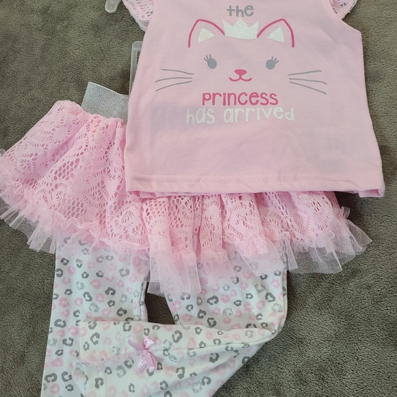 NEW Girl's 12 Month Princess Kitty Outfit - Picture 4 of 5